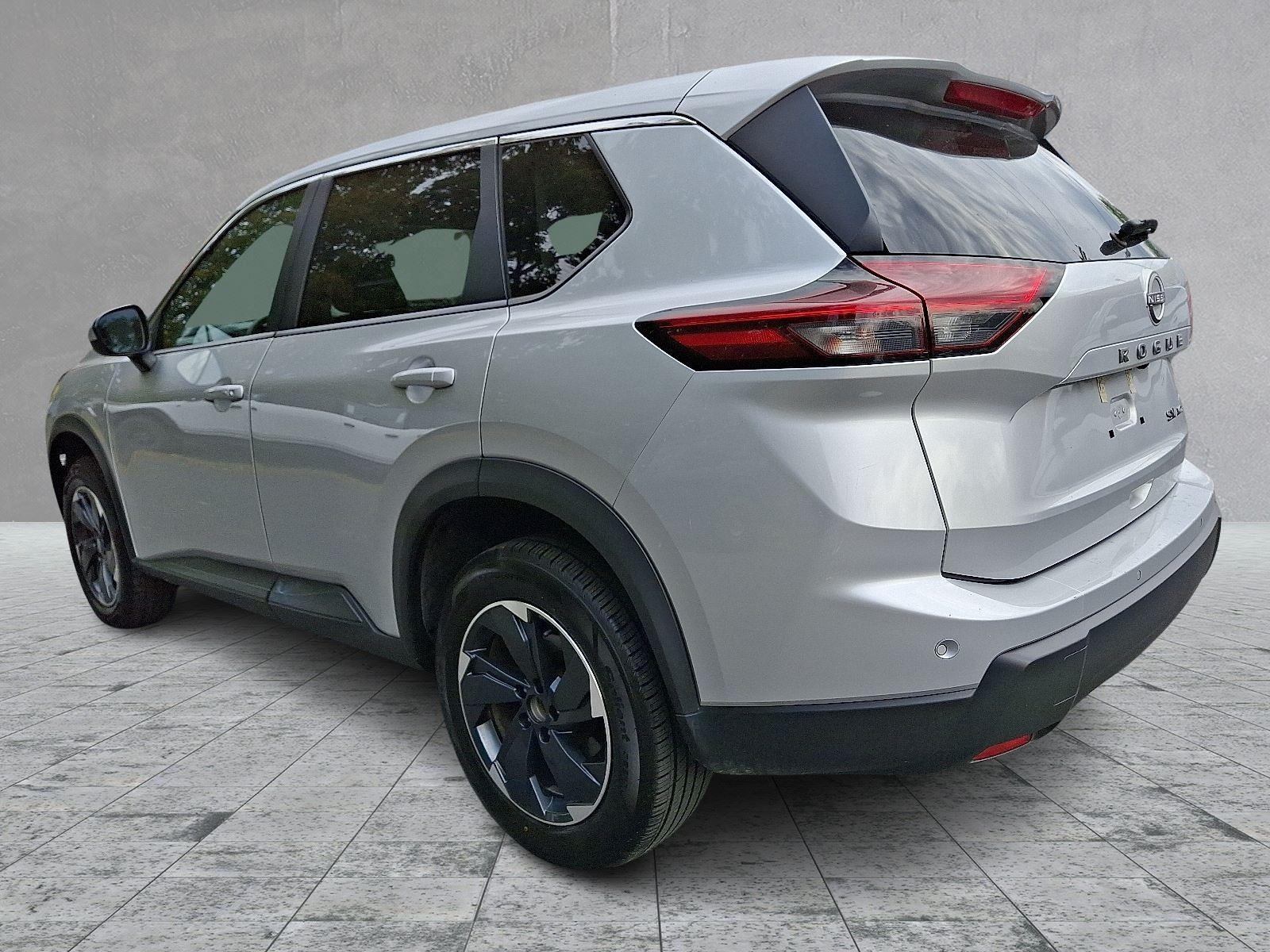 2024 Nissan Rogue SV photo 4