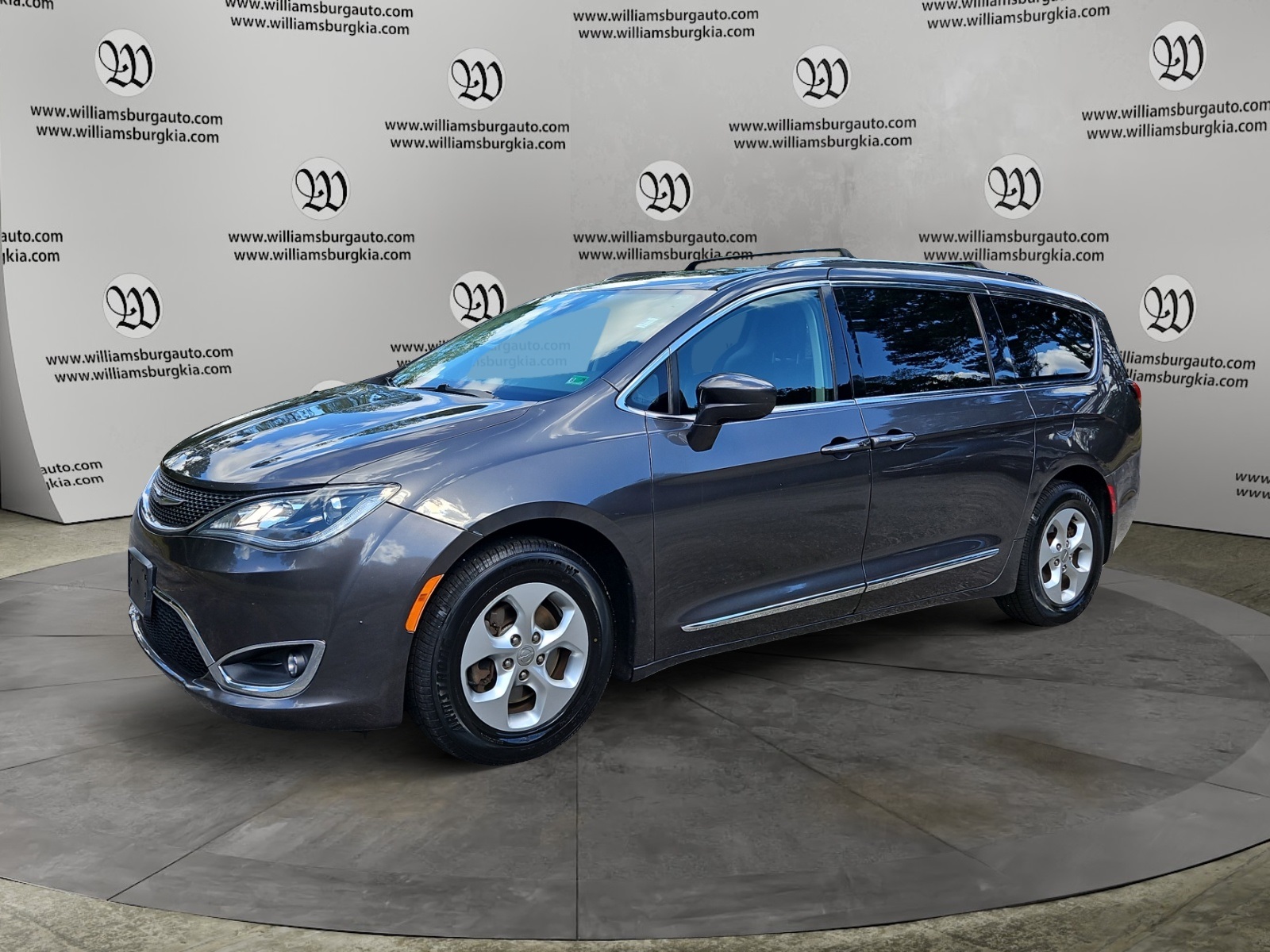 2017 Chrysler Pacifica Touring-L Plus