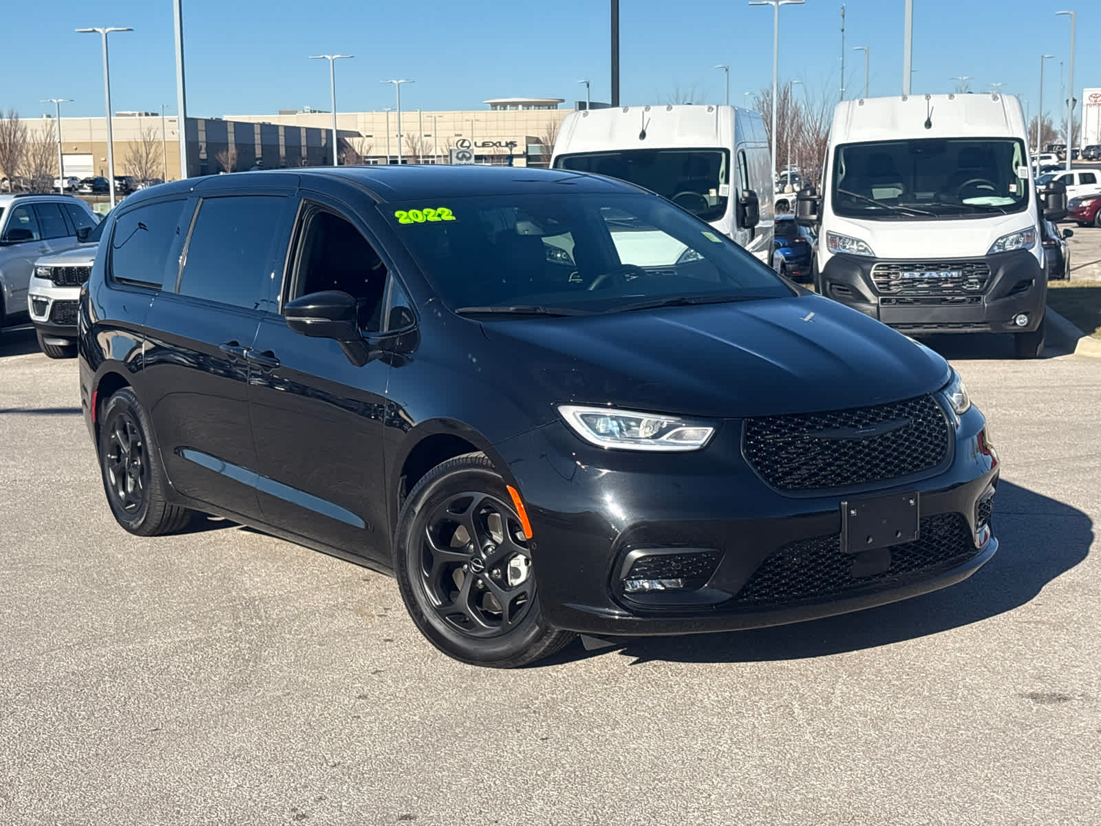 Used 2022 Chrysler Pacifica Hybrid Touring L with VIN 2C4RC1L75NR207638 for sale in Kansas City