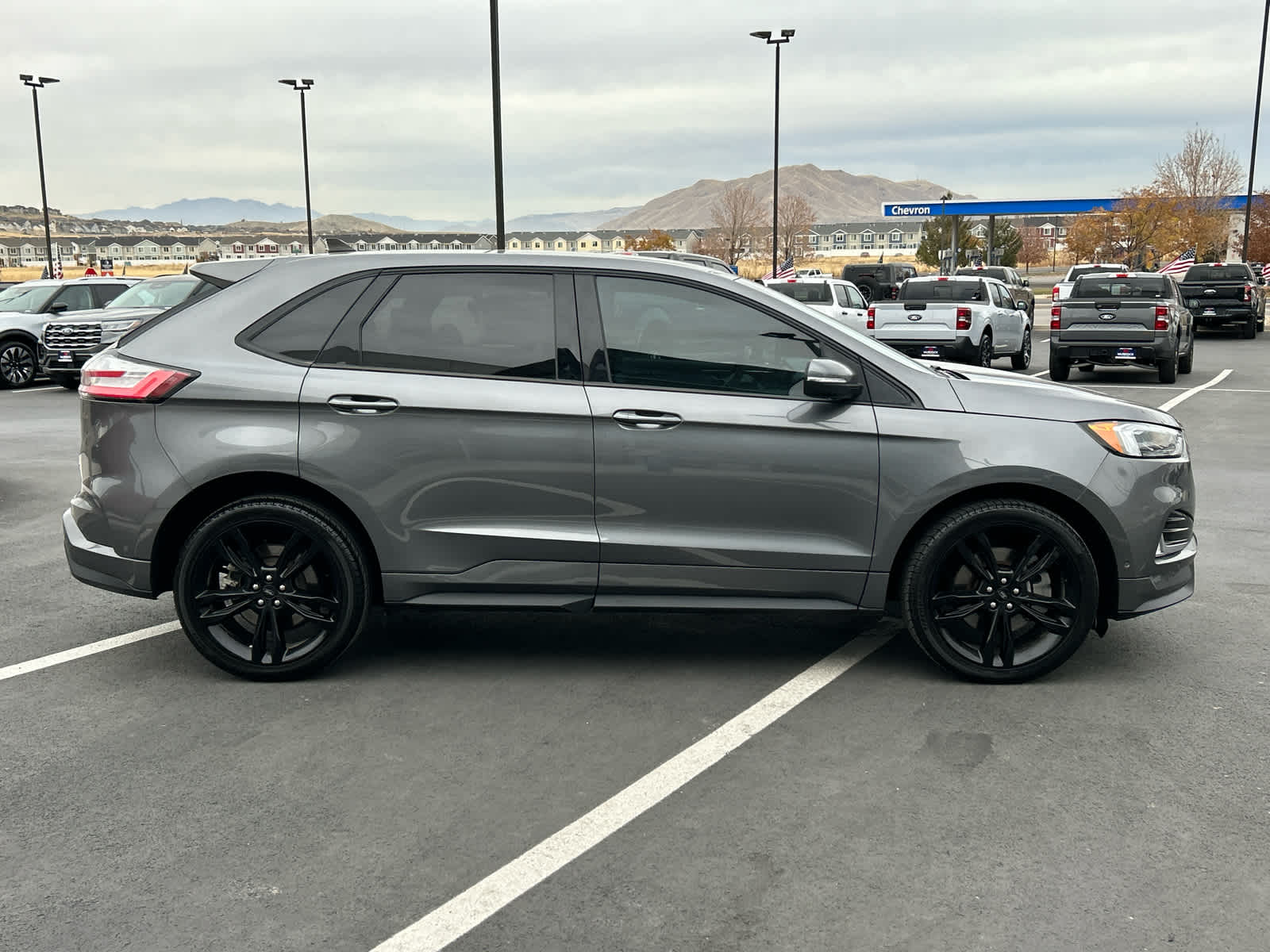 2022 Ford Edge ST photo 3
