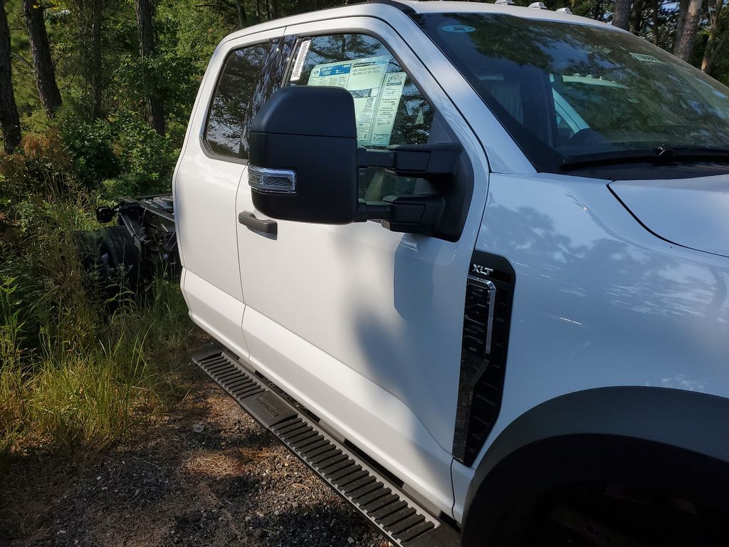 2024 Ford F-450 XLT photo 3