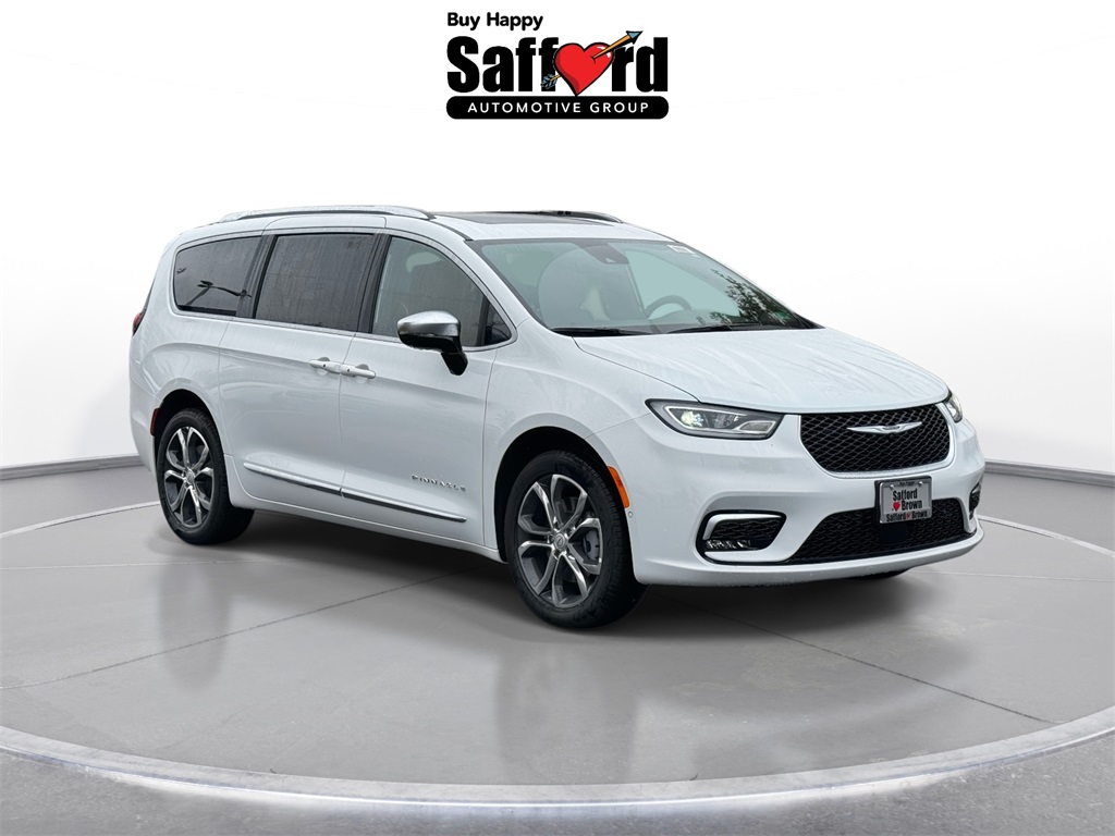 2026 Chrysler Pacifica Pinnacle photo 10