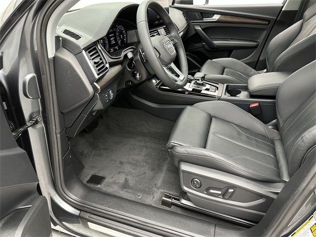2024 Audi Q5 55 Premium Plus photo 3