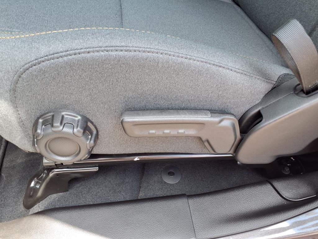 2025 Jeep Wrangler Sport S photo 4