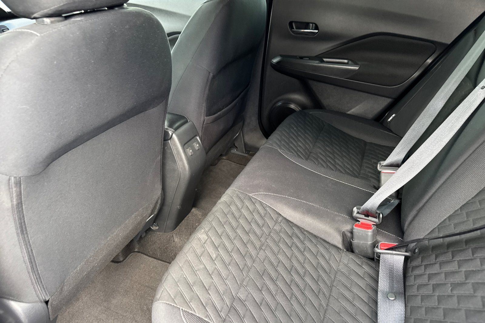 2022 Nissan Kicks SV photo 4