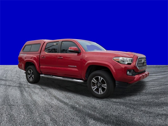 2018 Toyota Tacoma TRD Sport photo 2
