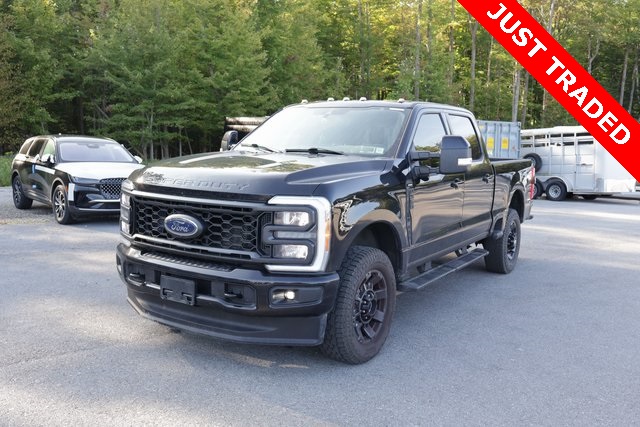 2023 Ford F-350 photo 3
