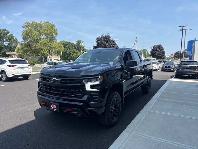 2024 Chevrolet Silverado 1500 LT Trail Boss photo 2