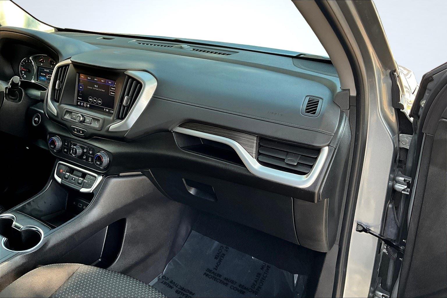 2024 Gmc Terrain SLE photo 16