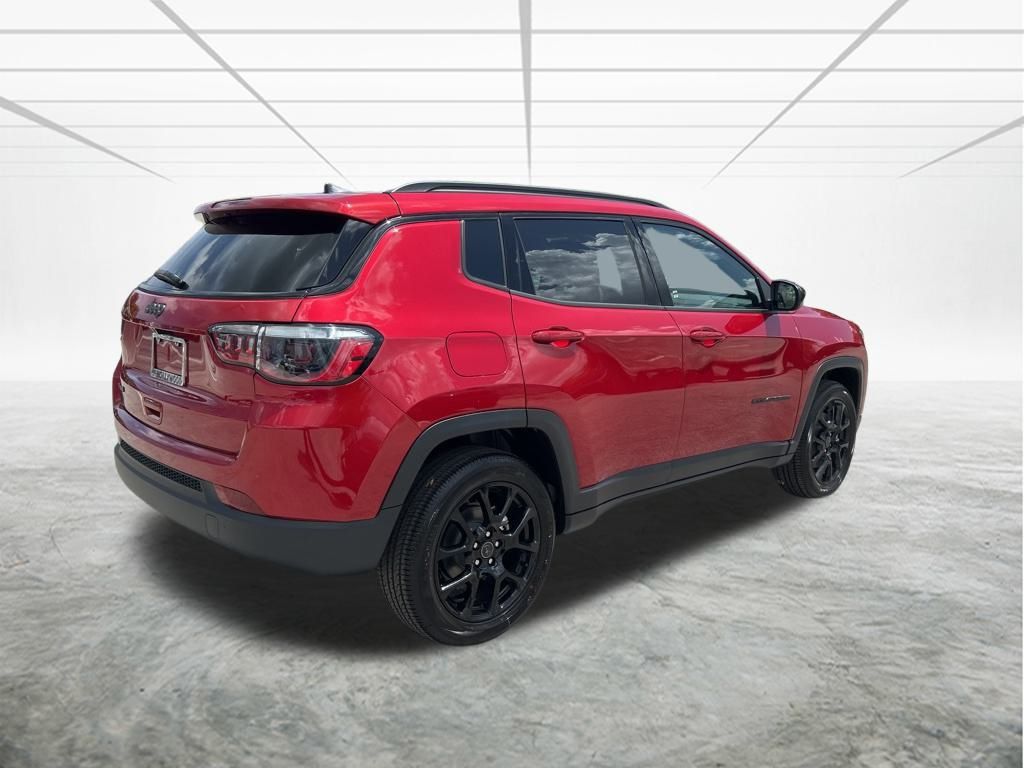 2025 Jeep Compass Latitude photo 4