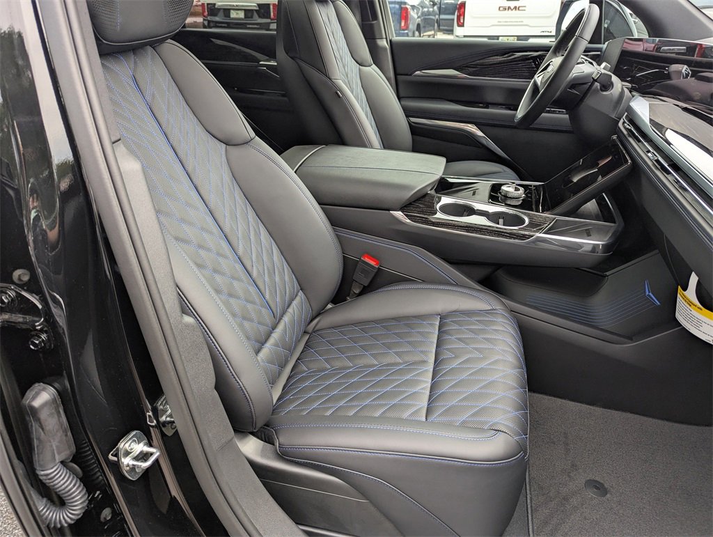 2026 Cadillac Escalade Luxury photo 40