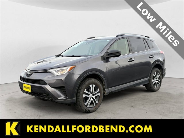 2018 Toyota RAV4 LE's photo