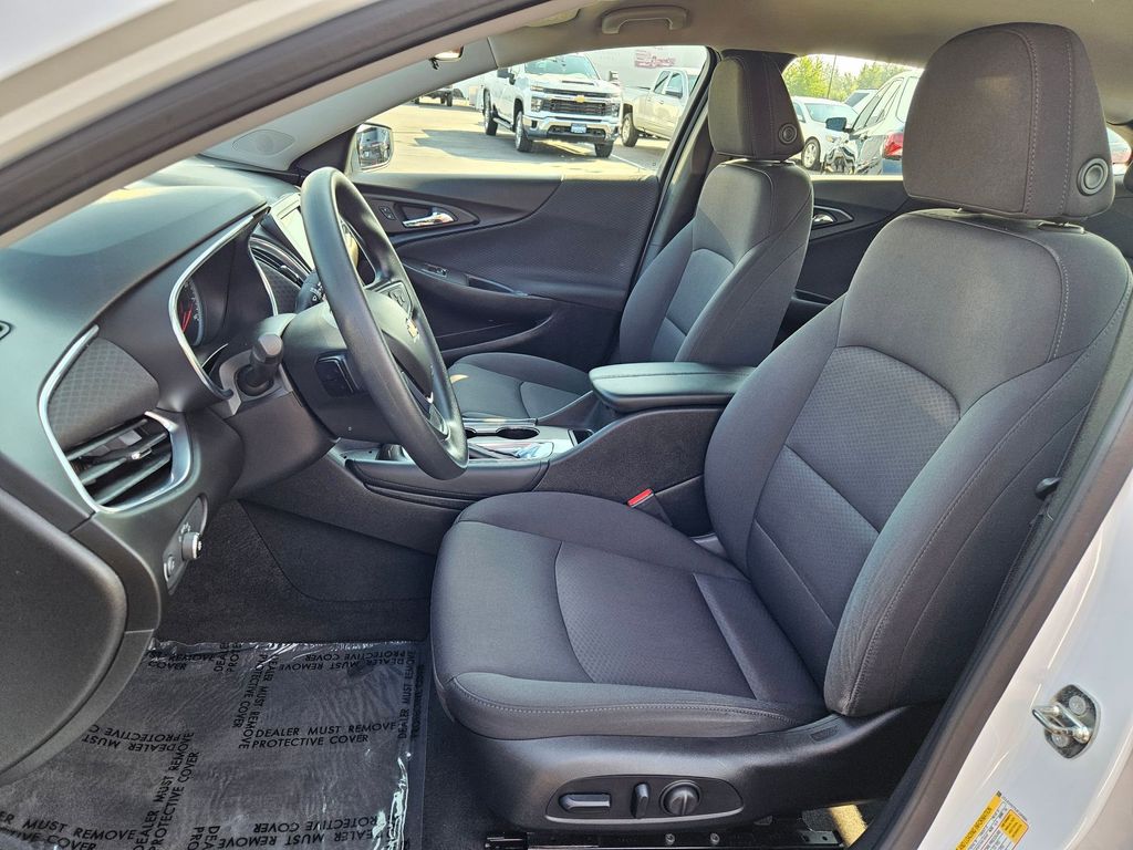 2018 Chevrolet Malibu 1LT photo 11