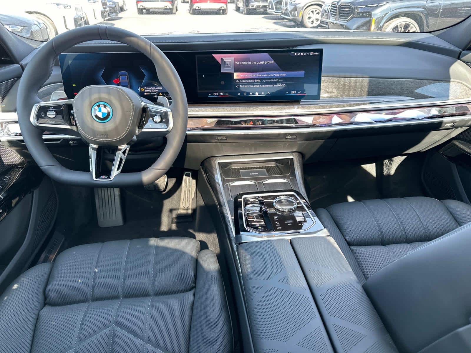 2025 Bmw 750e 750e xDrive photo 2