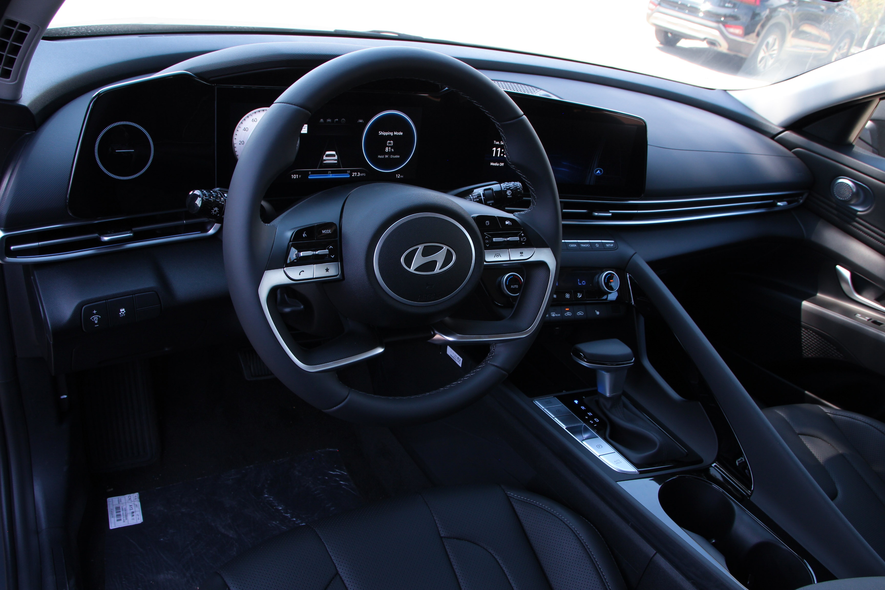 2025 Hyundai Elantra Limited photo 8
