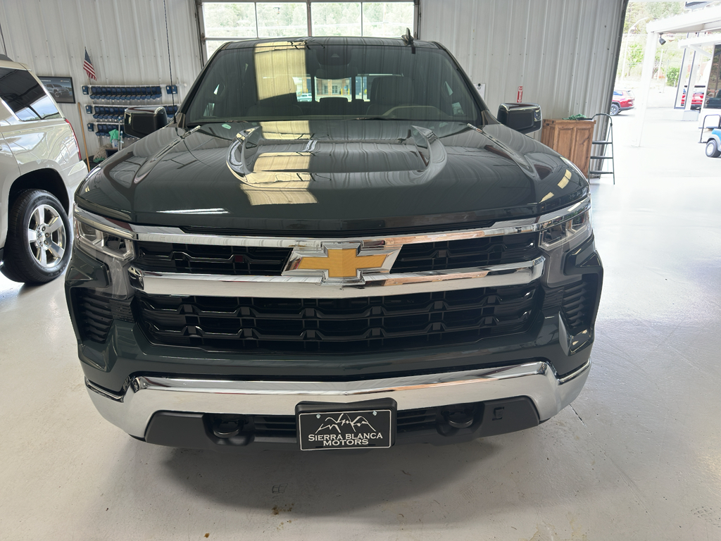 2025 Chevrolet Silverado 1500 LT photo 2