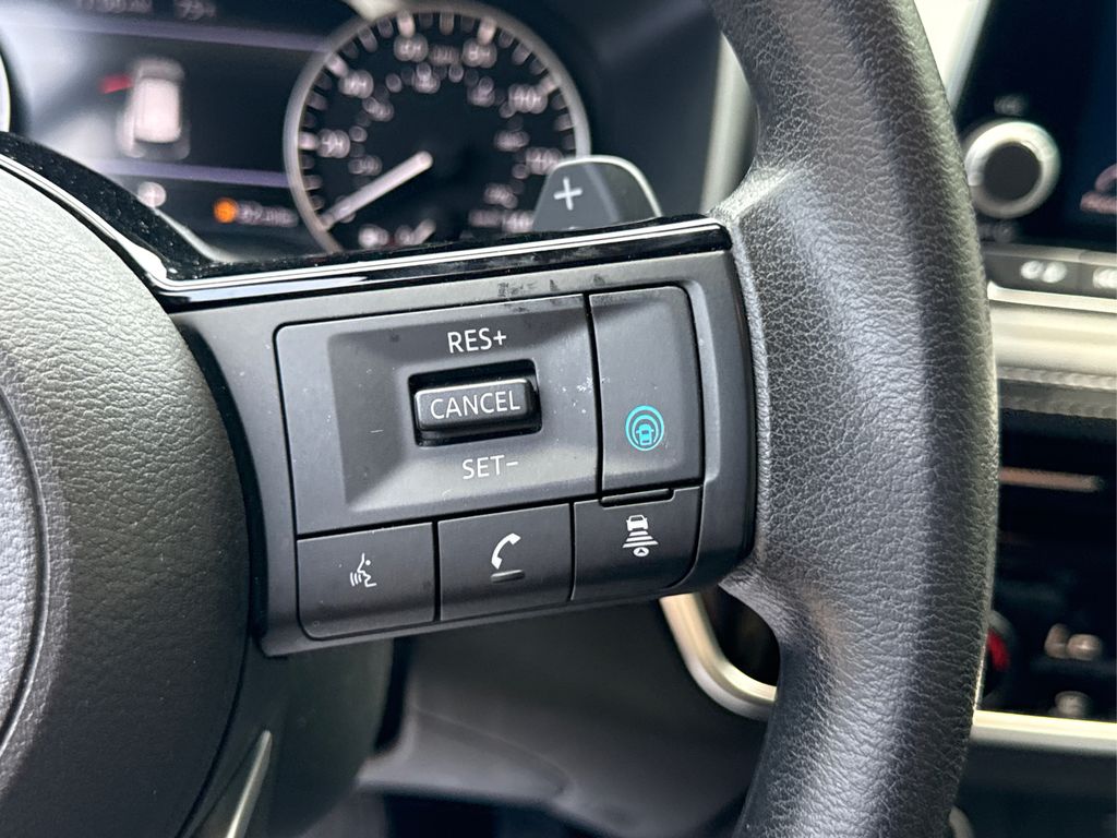 2022 Nissan Rogue SV photo 22