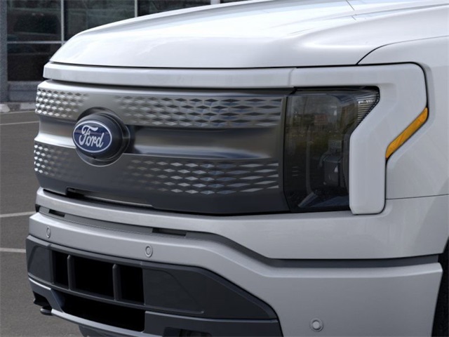 2025 Ford F-150 Lightning photo 17