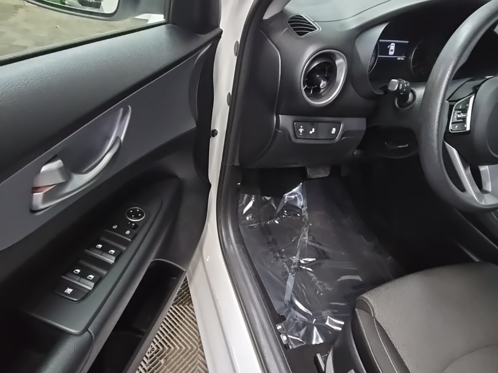 2022 Kia Forte LXS photo 26