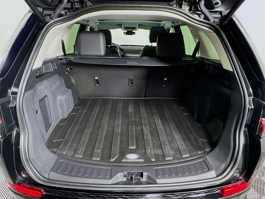 2025 Land Rover Discovery Sport S photo 21
