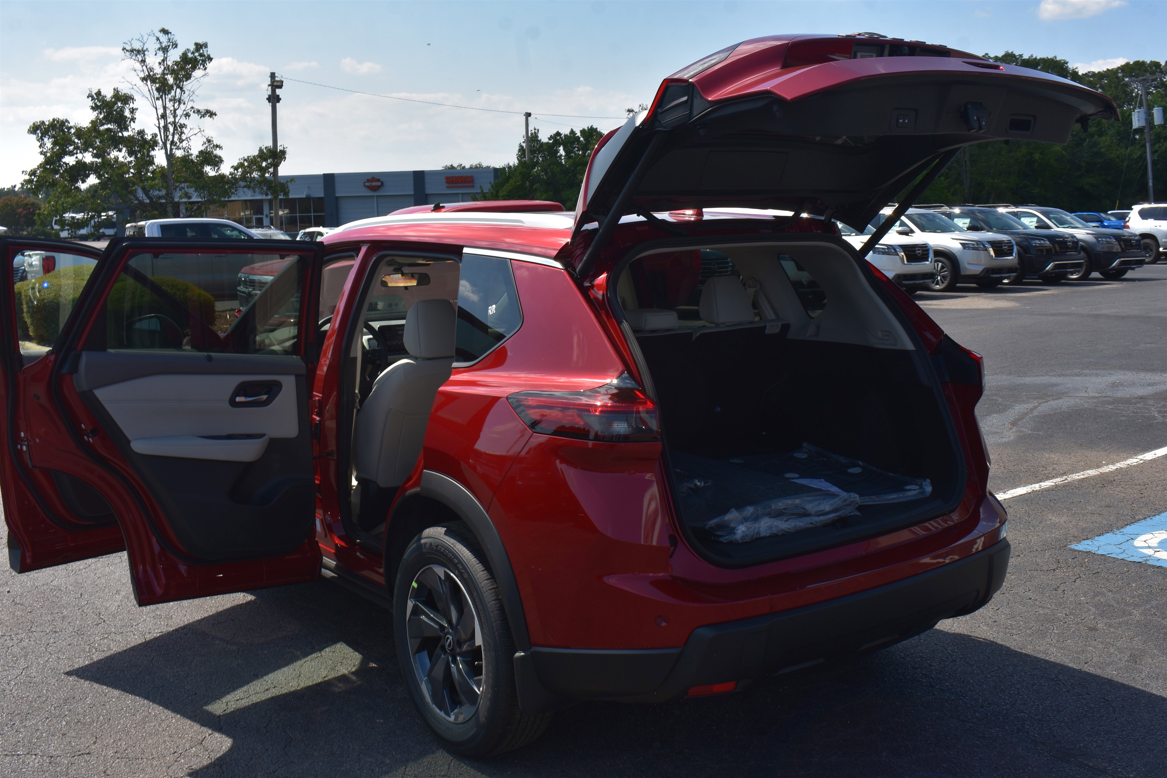 2026 Nissan Rogue SV photo 3