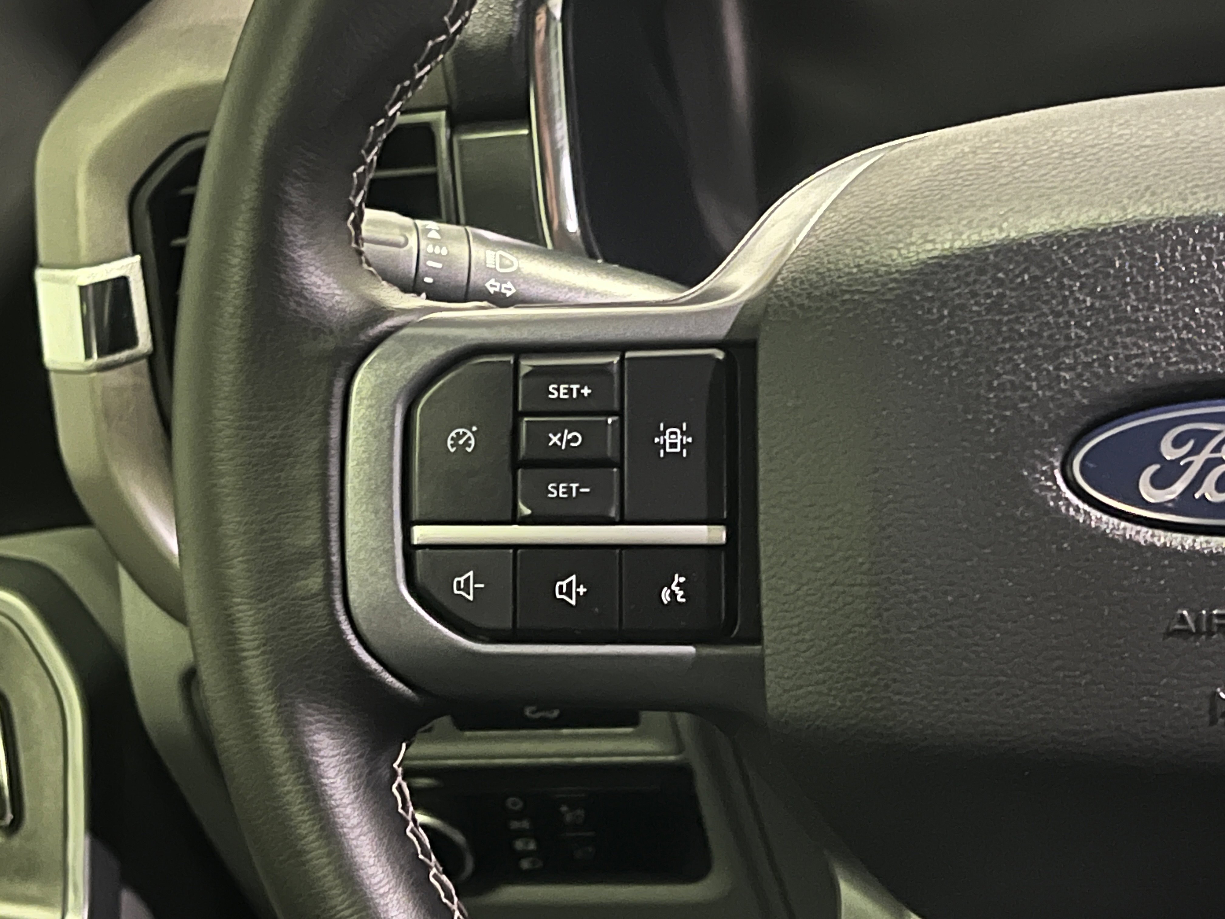 2024 Ford F-150 Lightning XLT photo 11