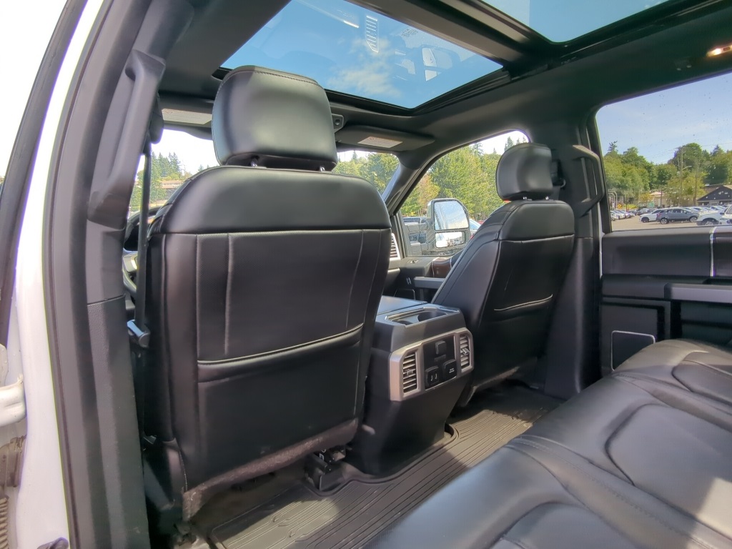 2017 Ford F-350 Platinum photo 12
