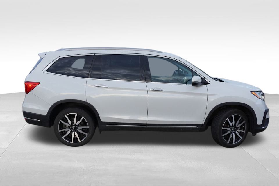 2021 Honda Pilot Touring photo 2
