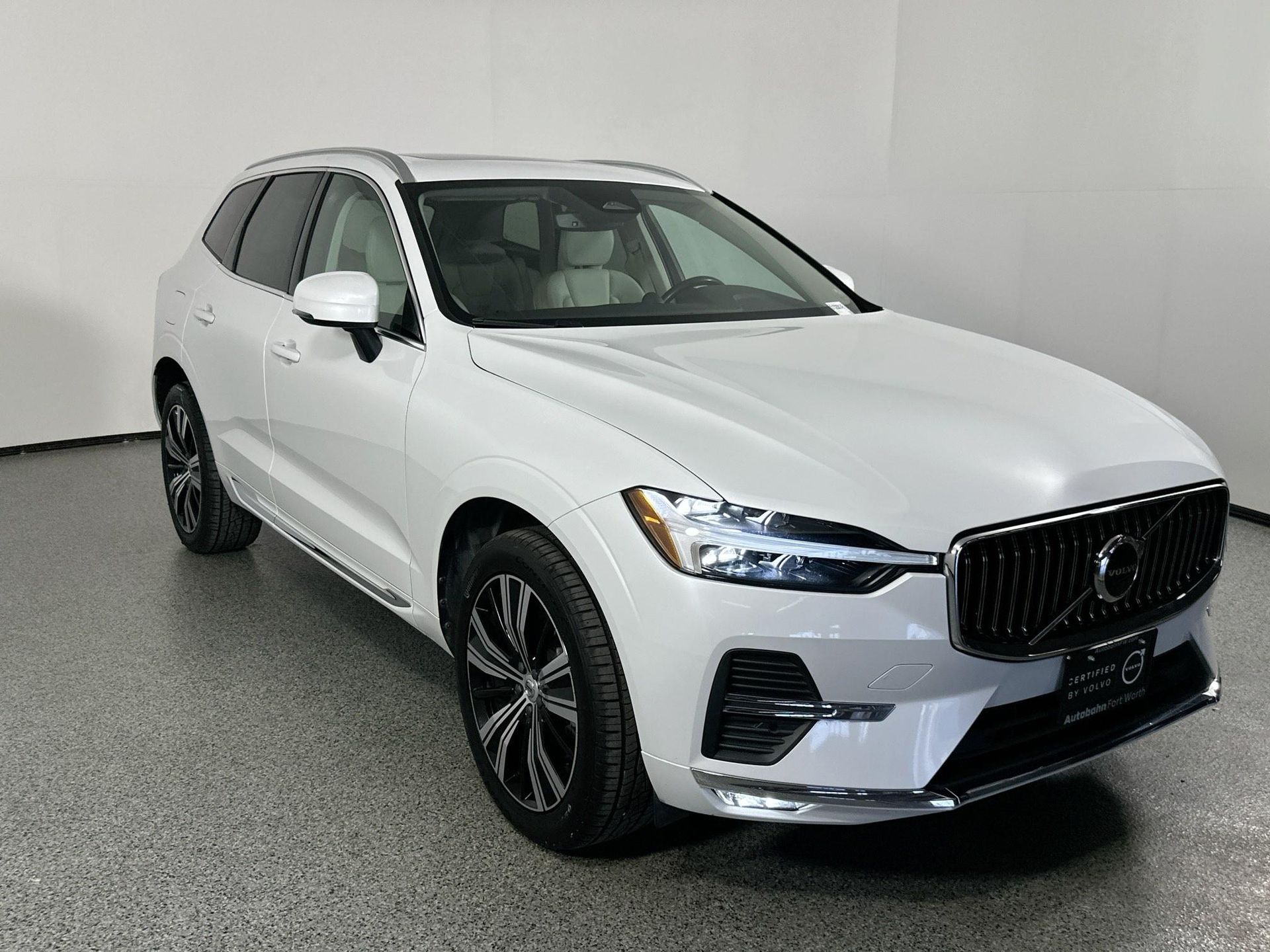2022 Volvo XC60 Inscription photo 3