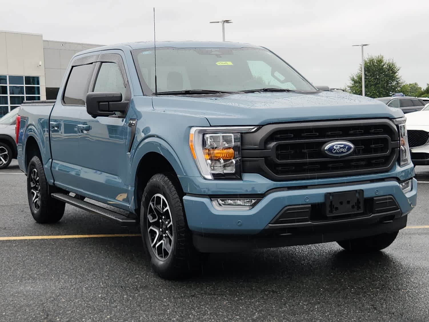 2023 Ford F-150 XLT photo 2