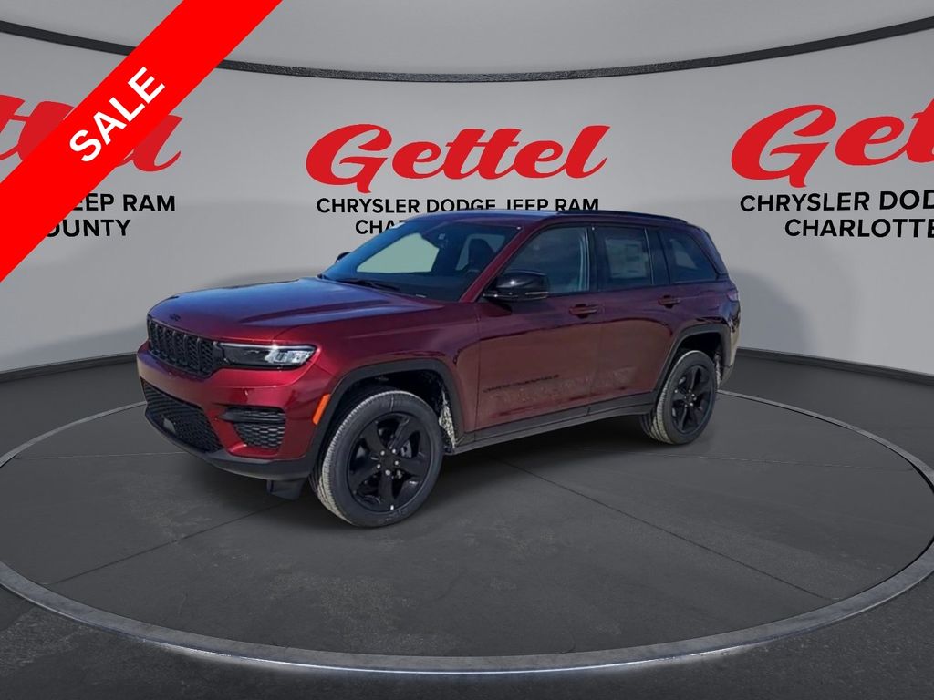 2025 Jeep Grand Cherokee Laredo Altitude photo 4