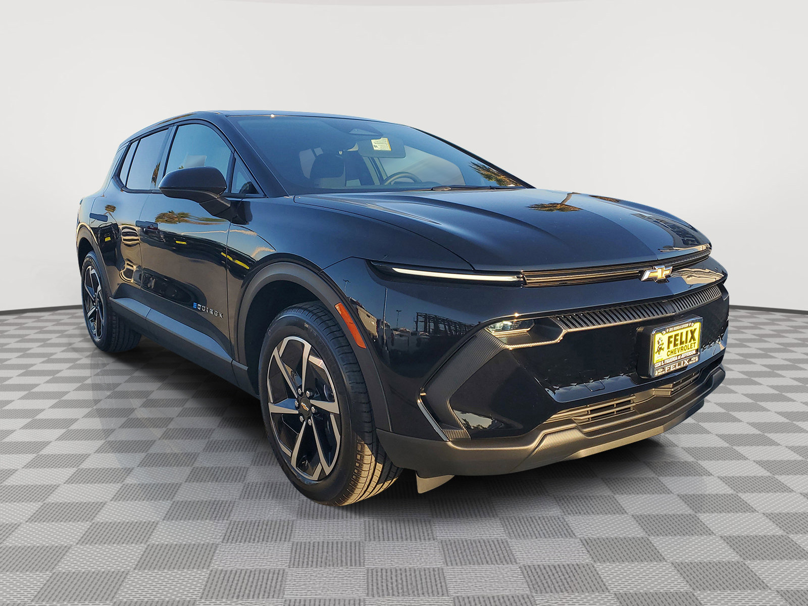 2026 Chevrolet Equinox EV 1LT photo 2