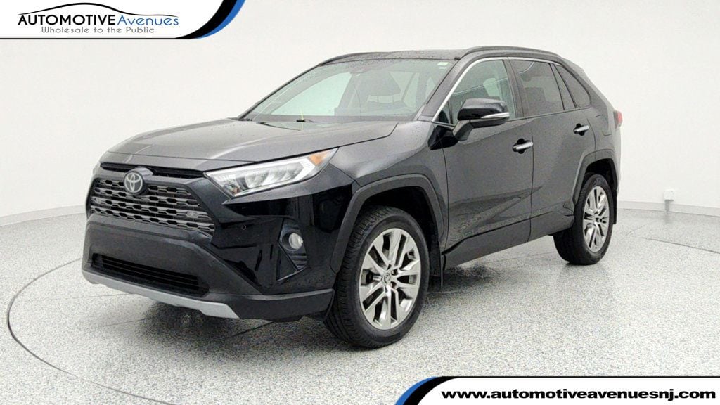 2020 Toyota RAV4 Limited's photo