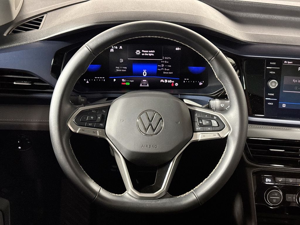 2024 Volkswagen Taos SE photo 13