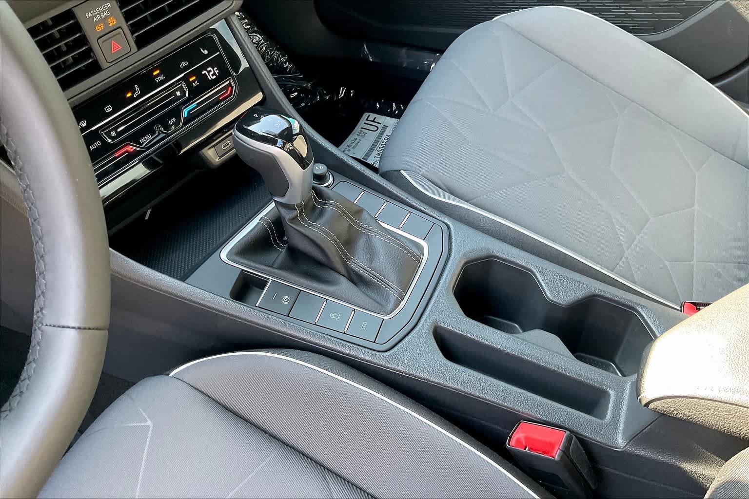 2025 Volkswagen Jetta 1.5T Sport photo 7