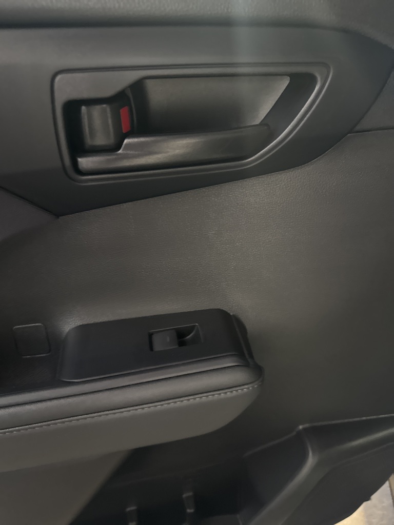 2022 Toyota Highlander LE photo 20