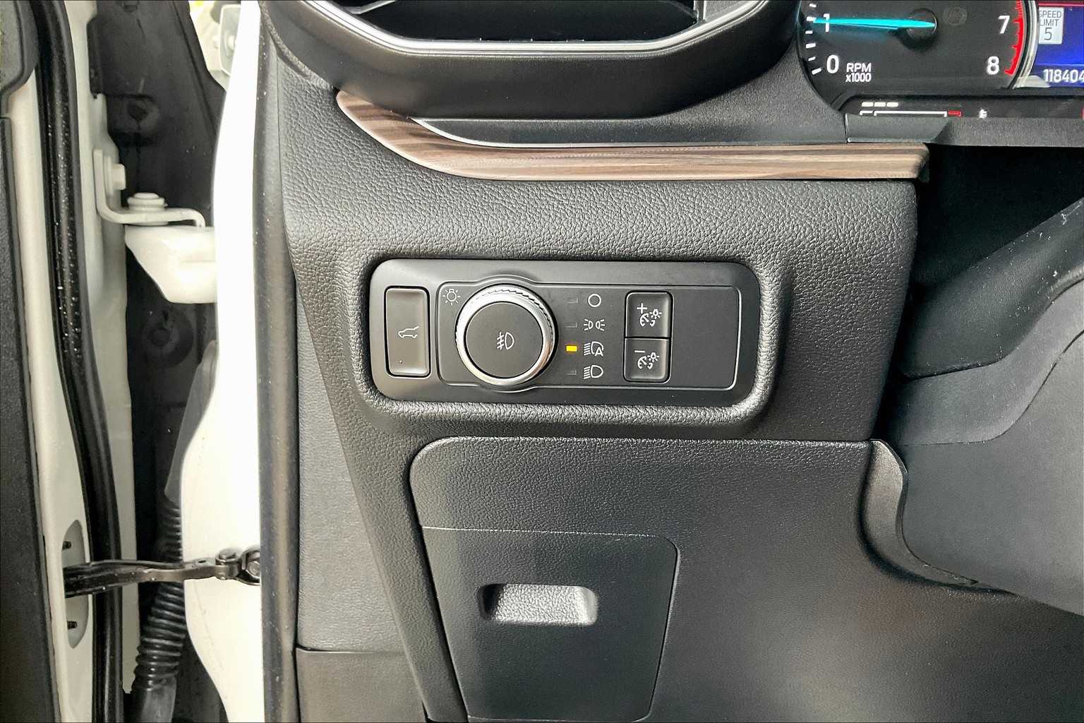 2020 Ford Explorer Limited photo 26