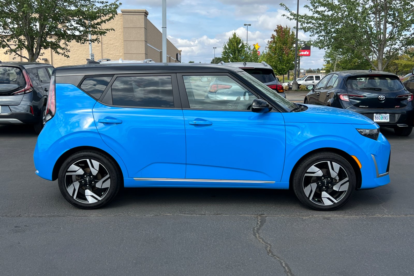 2023 Kia Soul GT-Line photo 2