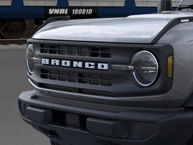 2025 Ford Bronco Base photo 40