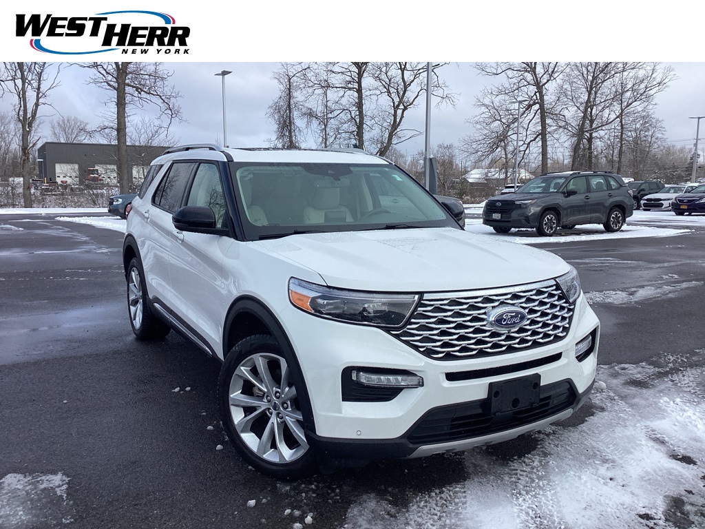 2023 Ford Explorer Platinum's photo