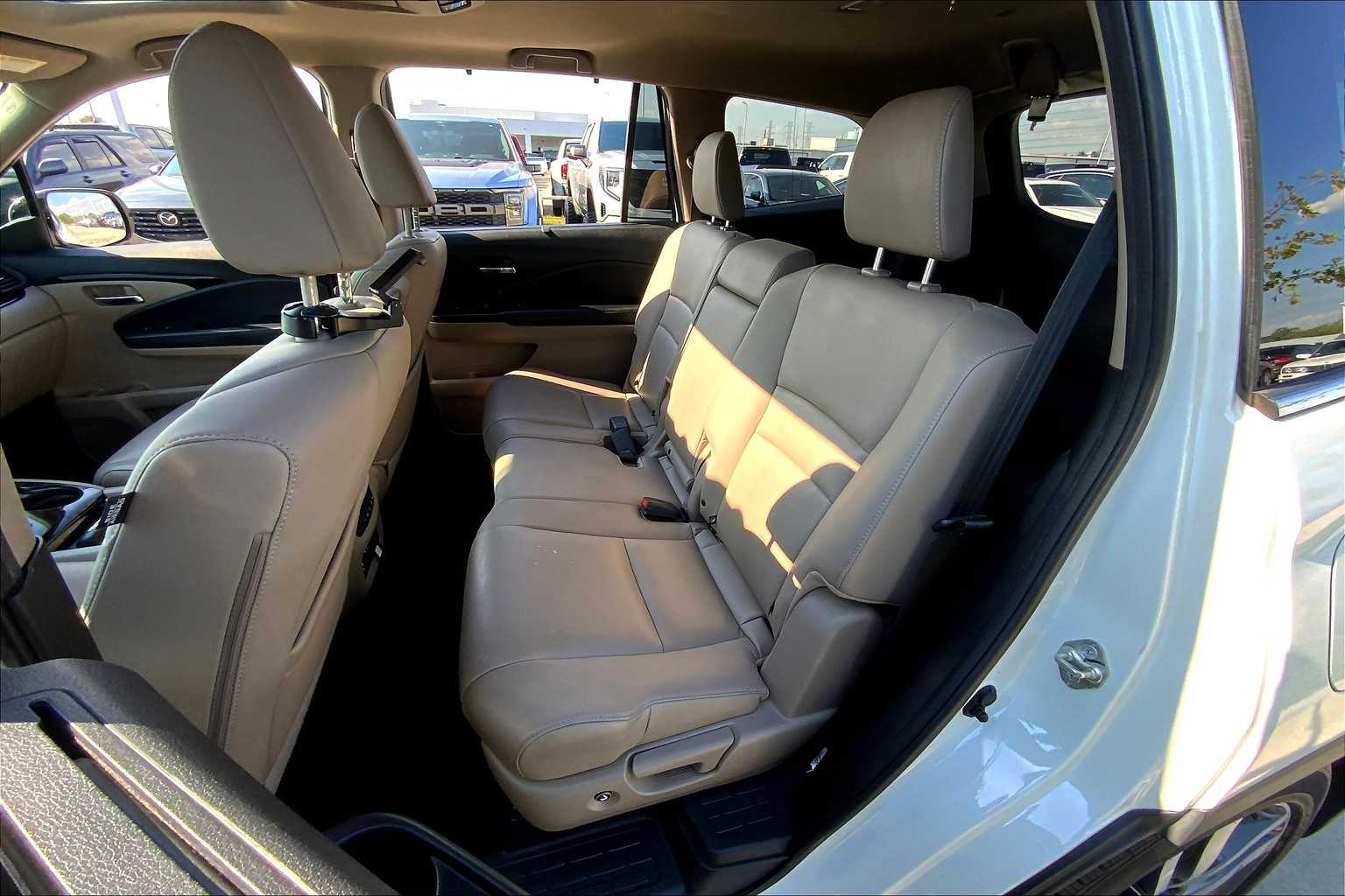 2018 Honda Pilot Touring photo 20