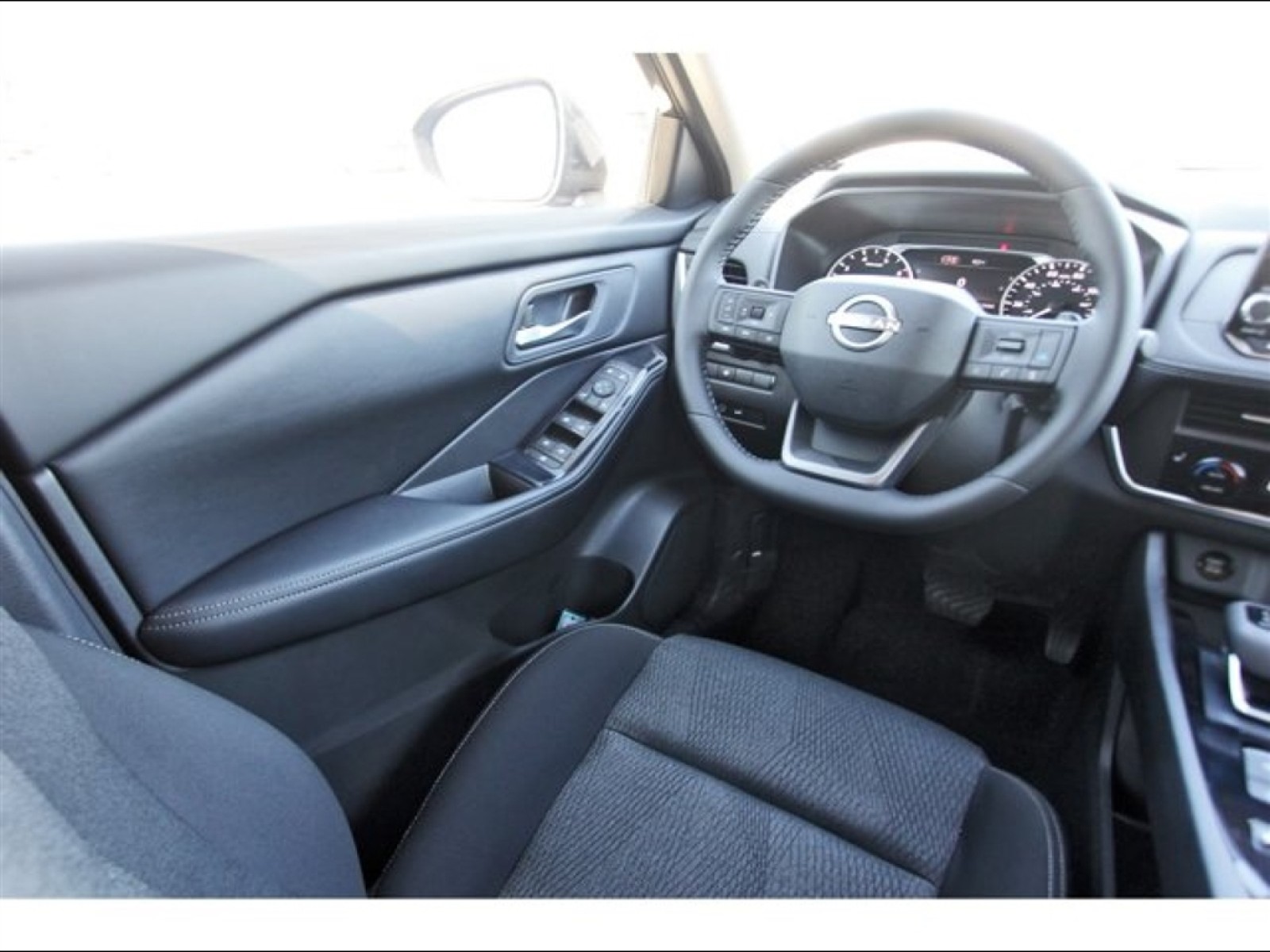 2026 Nissan Rogue SV - 8