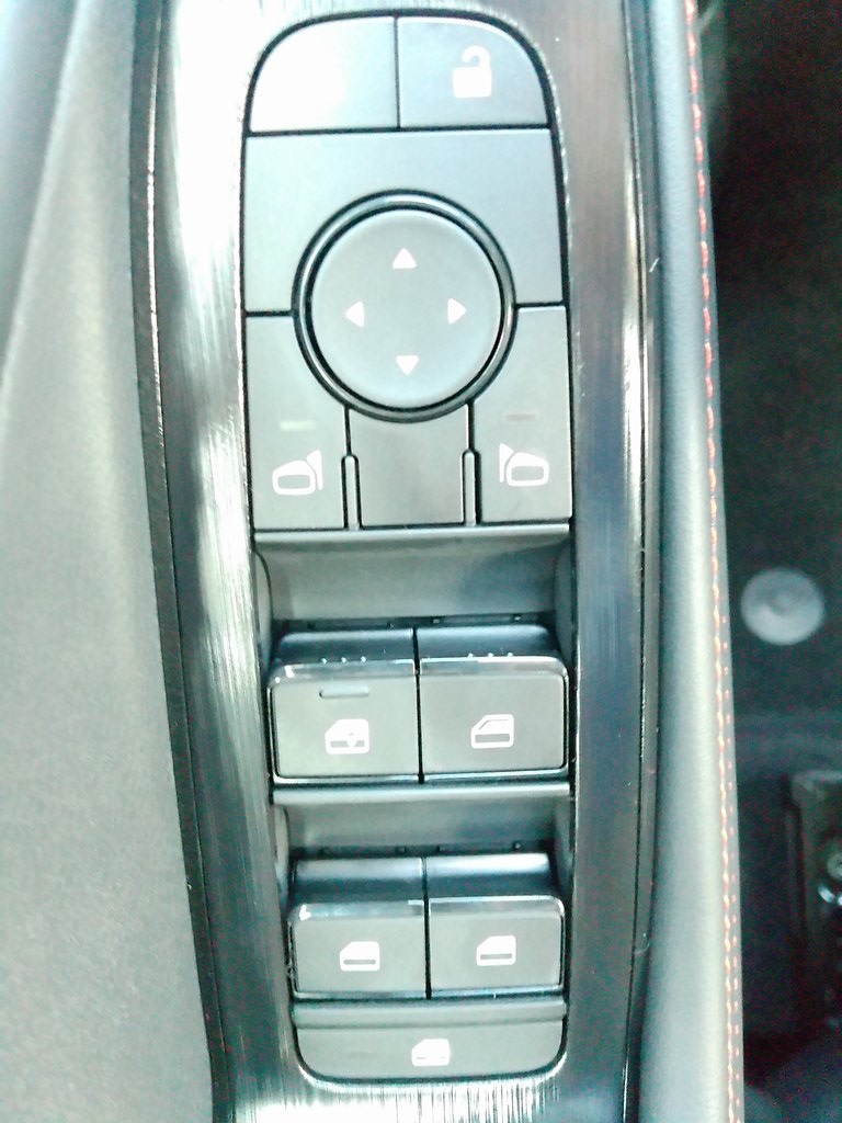 2026 Nissan Rogue SV photo 37