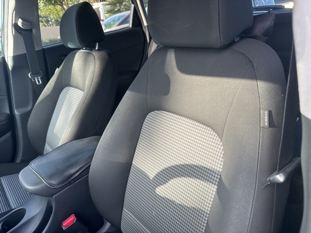 2020 Hyundai Kona SEL photo 5