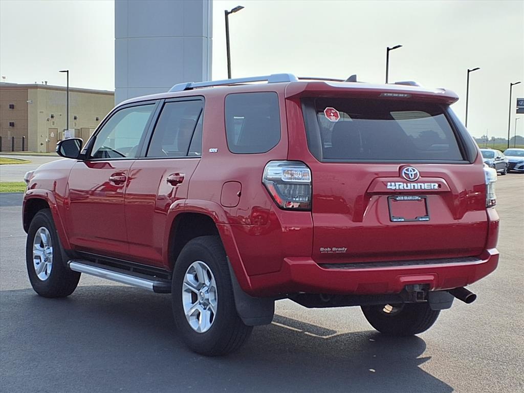 2016 Toyota 4Runner SR5 photo 13