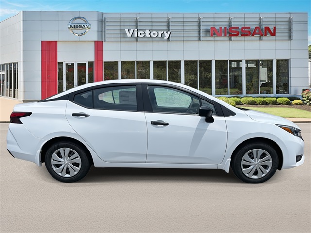 2025 Nissan Versa 1.6 S photo 2