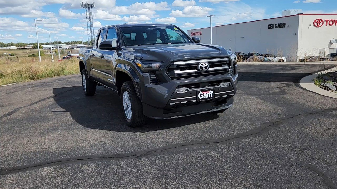 2025 Toyota Tacoma SR5 photo 4
