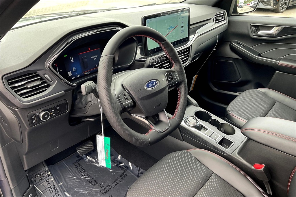 2025 Ford Escape Hybrid ST-Line Select photo 8