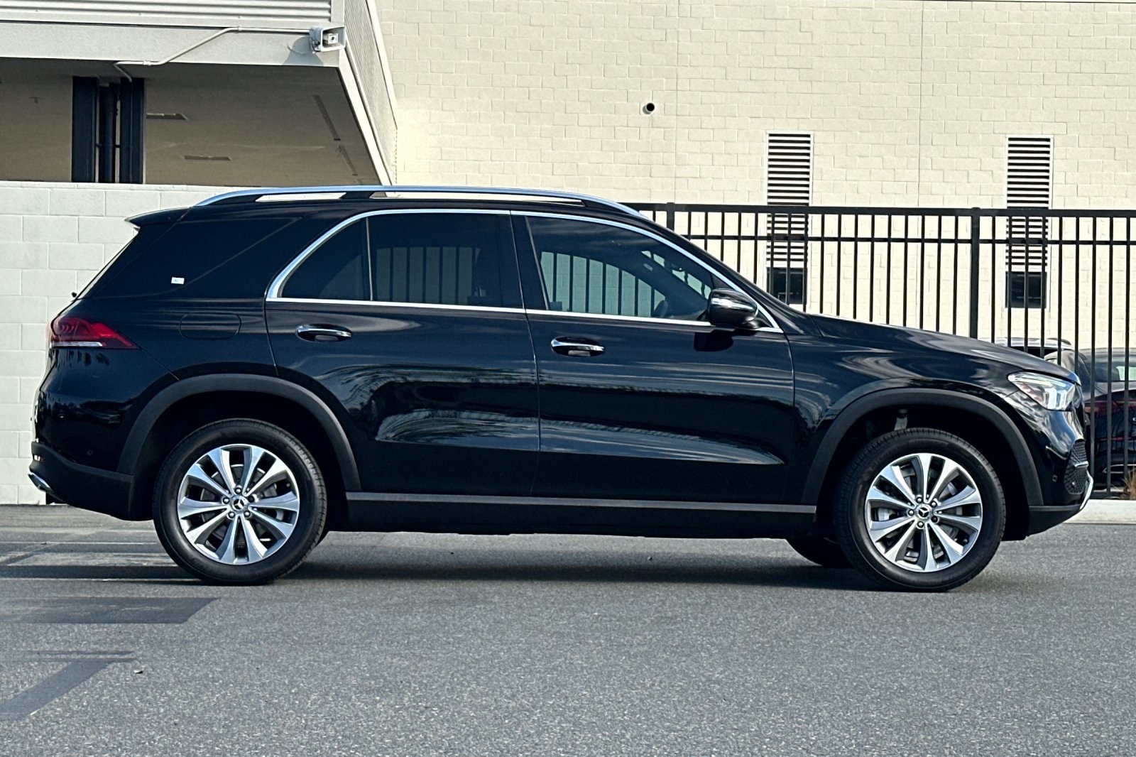 2022 Mercedes Benz GLE 350 photo 3