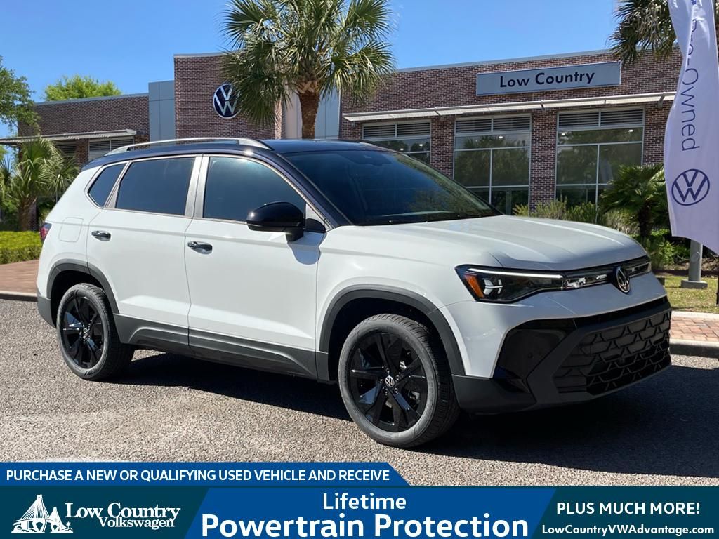 2026 Volkswagen Taos SE Black's photo